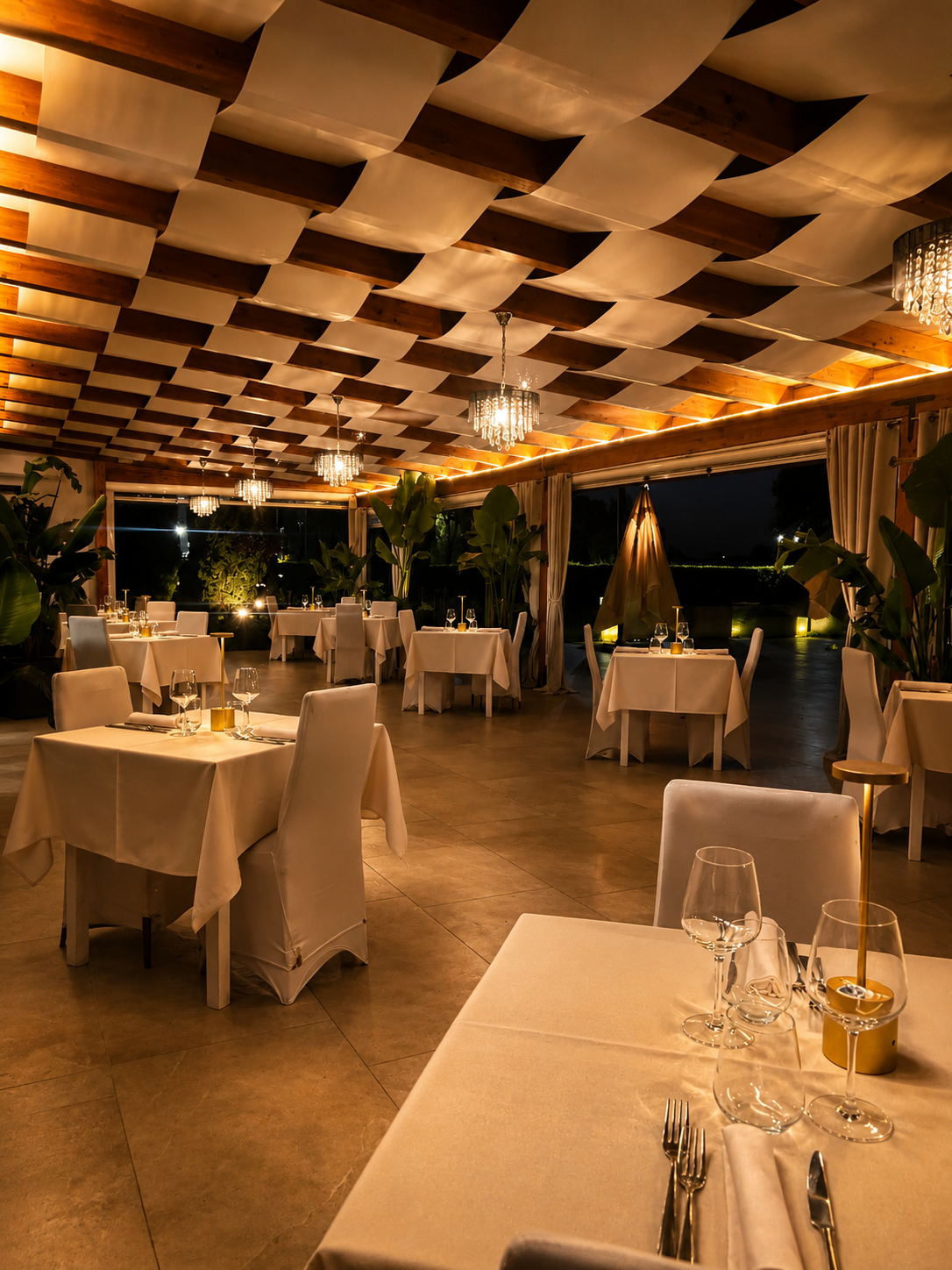 Veranda elegante di Calamare Seafood Experience per il pranzo di Ferragosto